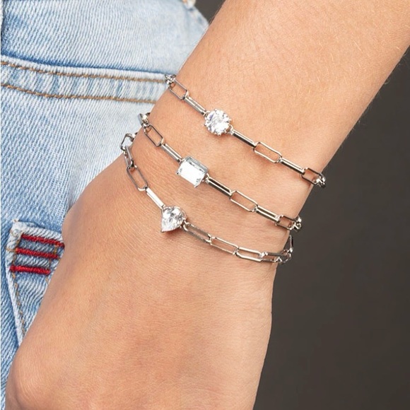 “Obsession” emerald cut solitaire  bracelet - Picture 5 of 5